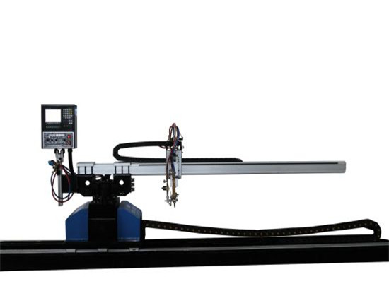 Metalo plieno gantryklio tipo CNC plazminis pjaustytuvas / pjaustymo mašina lengvam plienui