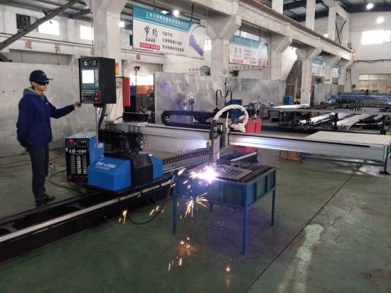Pagaminta Kinijoje Lengva naudoti Kinijos CNC plazminio pjovimo staklės